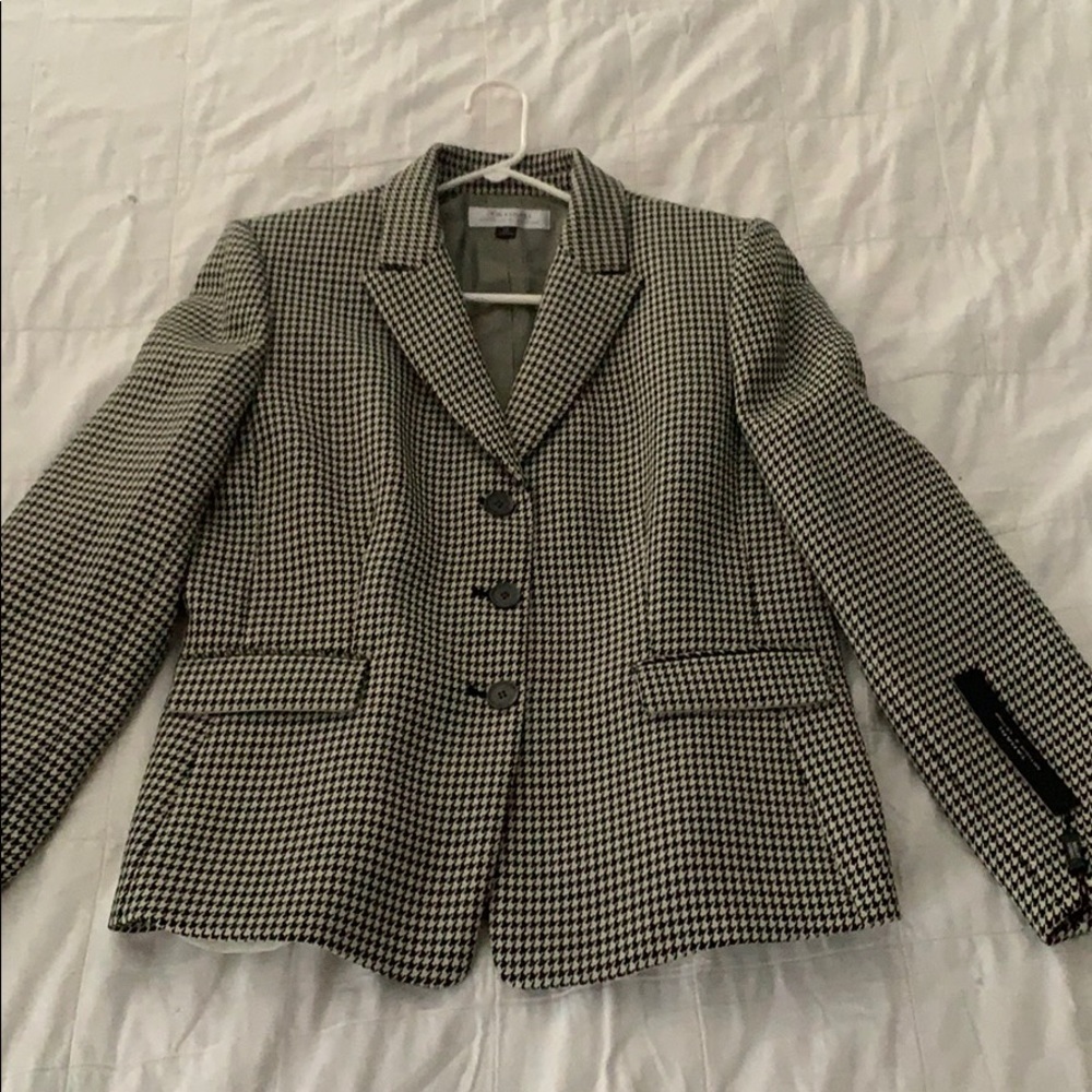 Tahari Houndstooth Print Jacket
